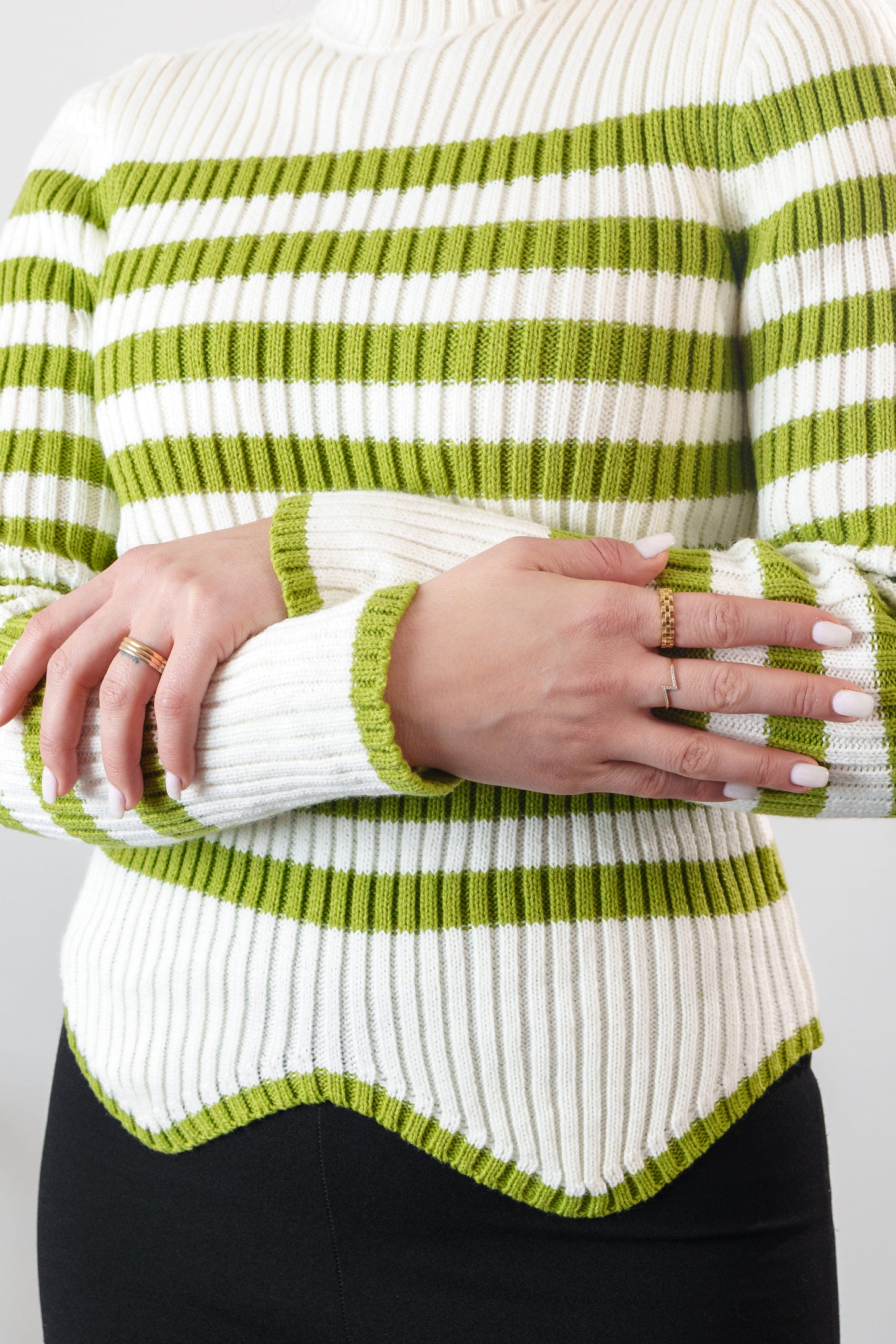 Col roulé avec coupe en V