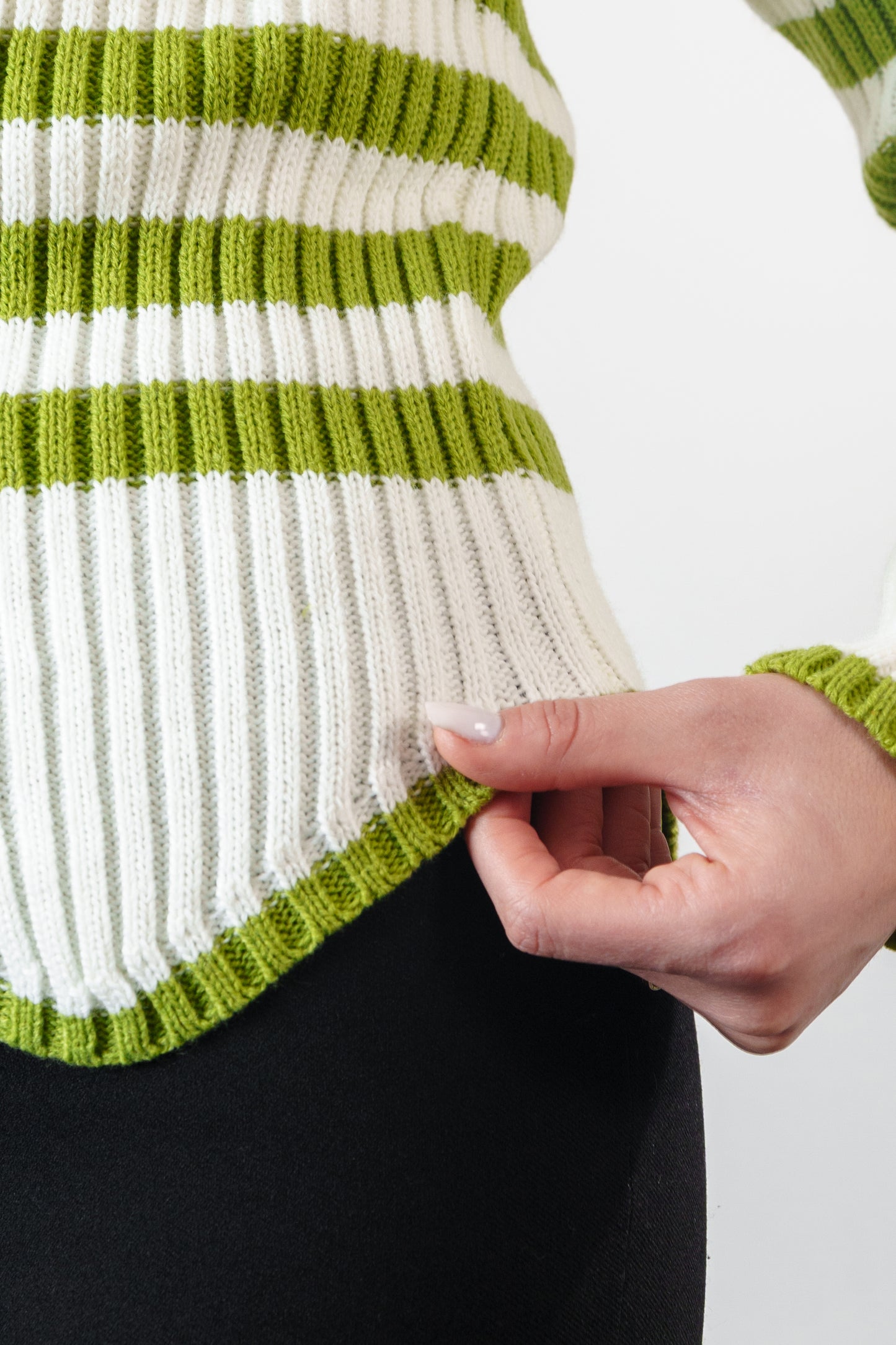 Col roulé avec coupe en V