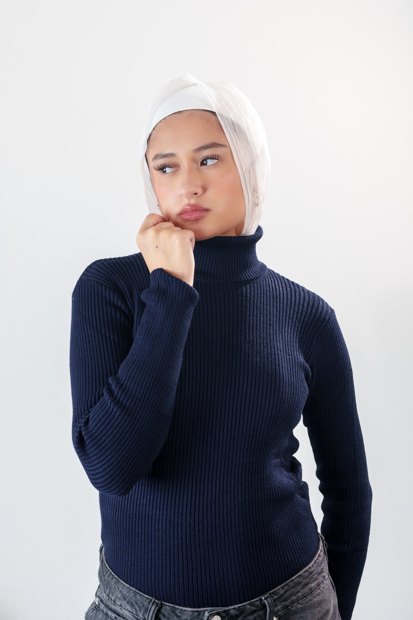 Pull uni à col roulé