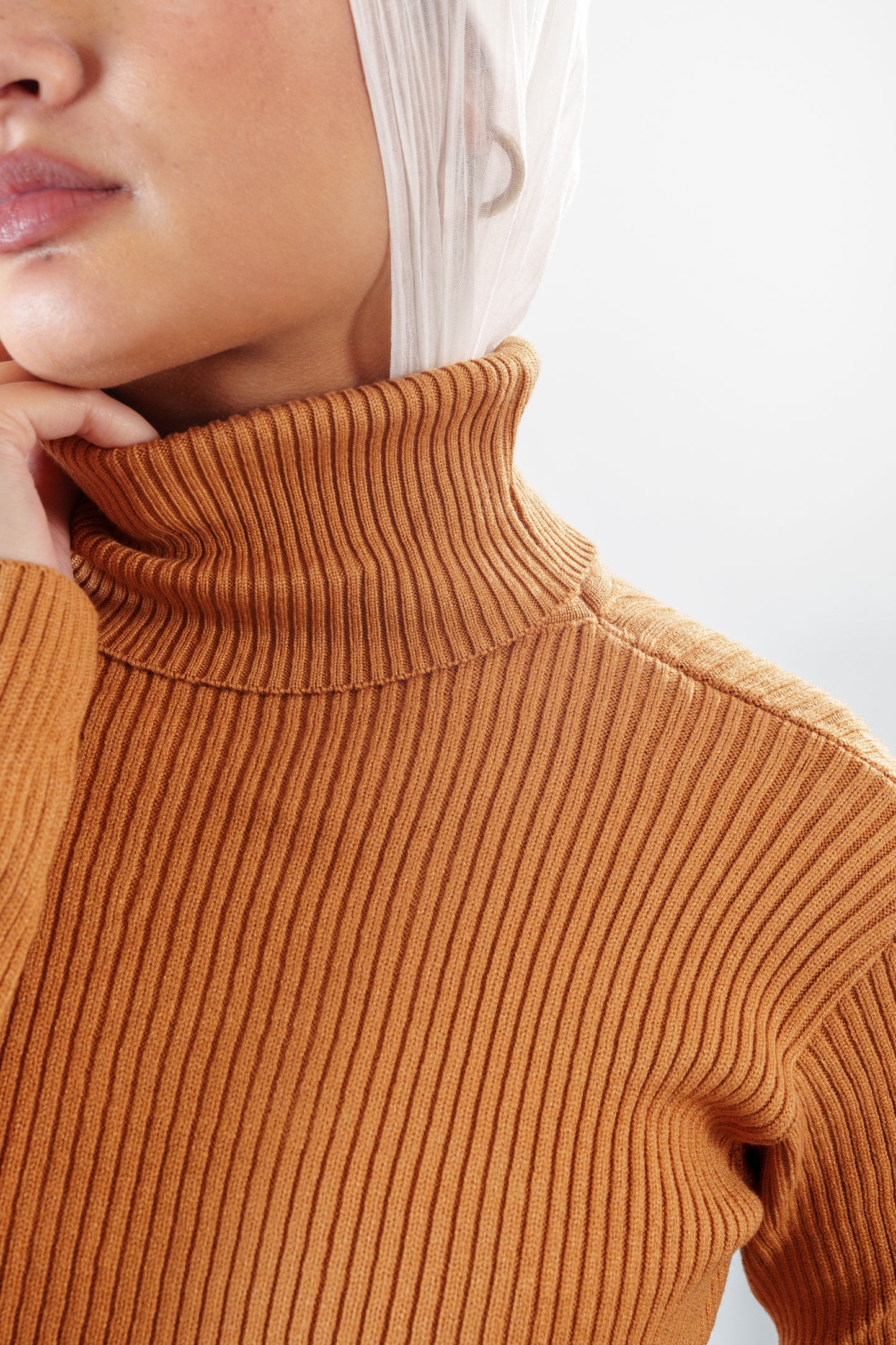 Pull uni à col roulé