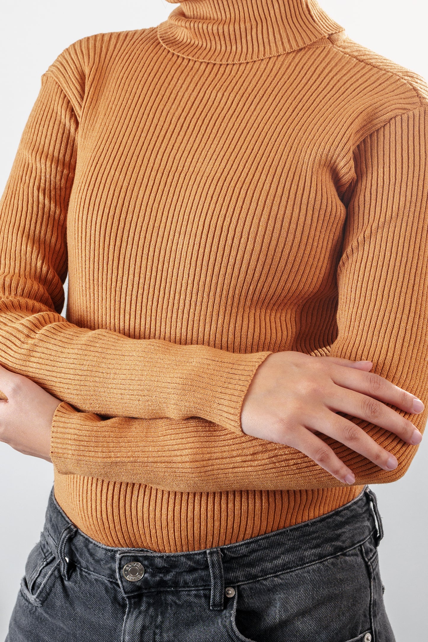 Pull uni à col roulé