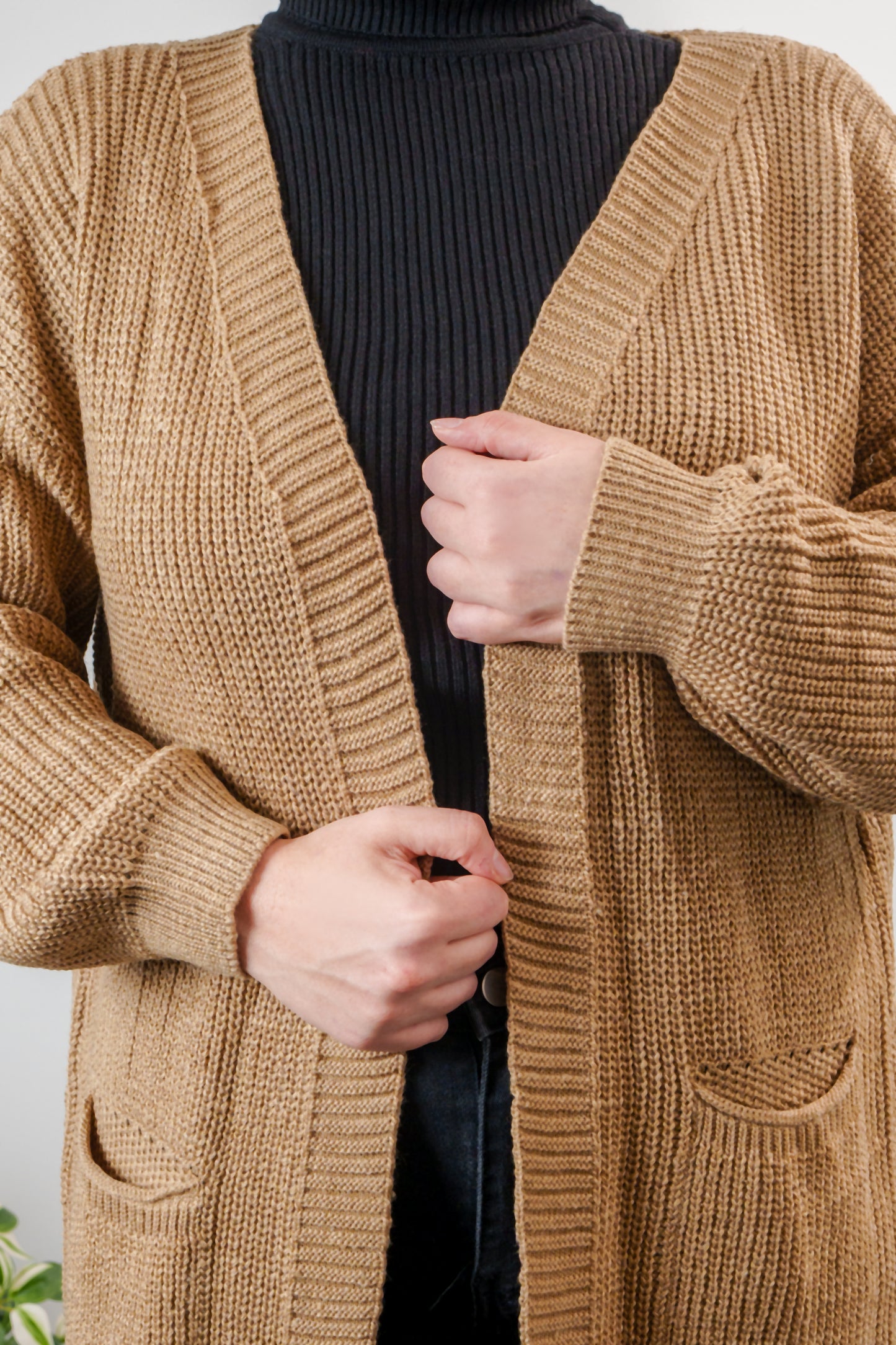 Long cardigan with pockets