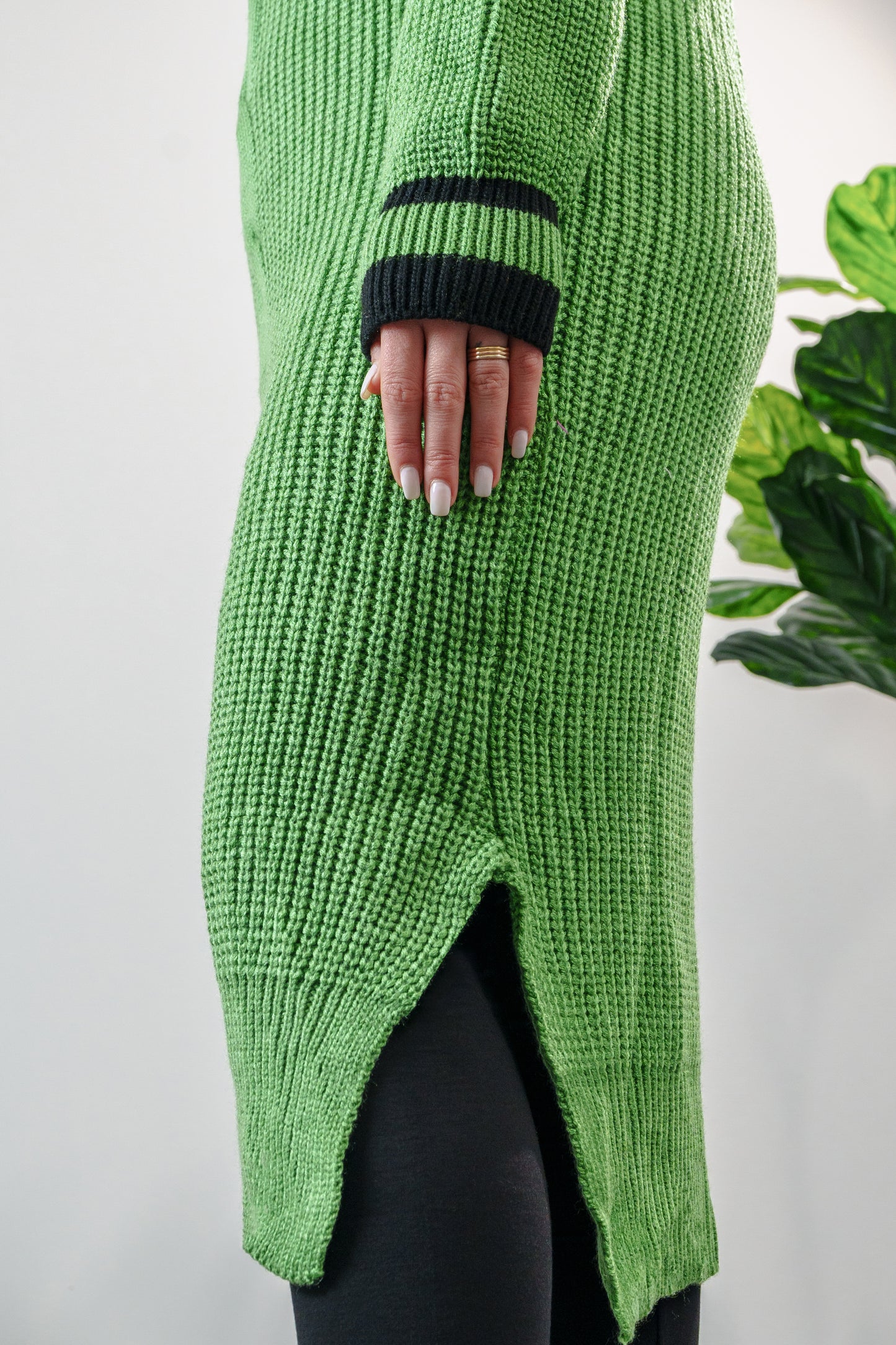 Women's Oversized Knit Cardigan with Contrast Stripes