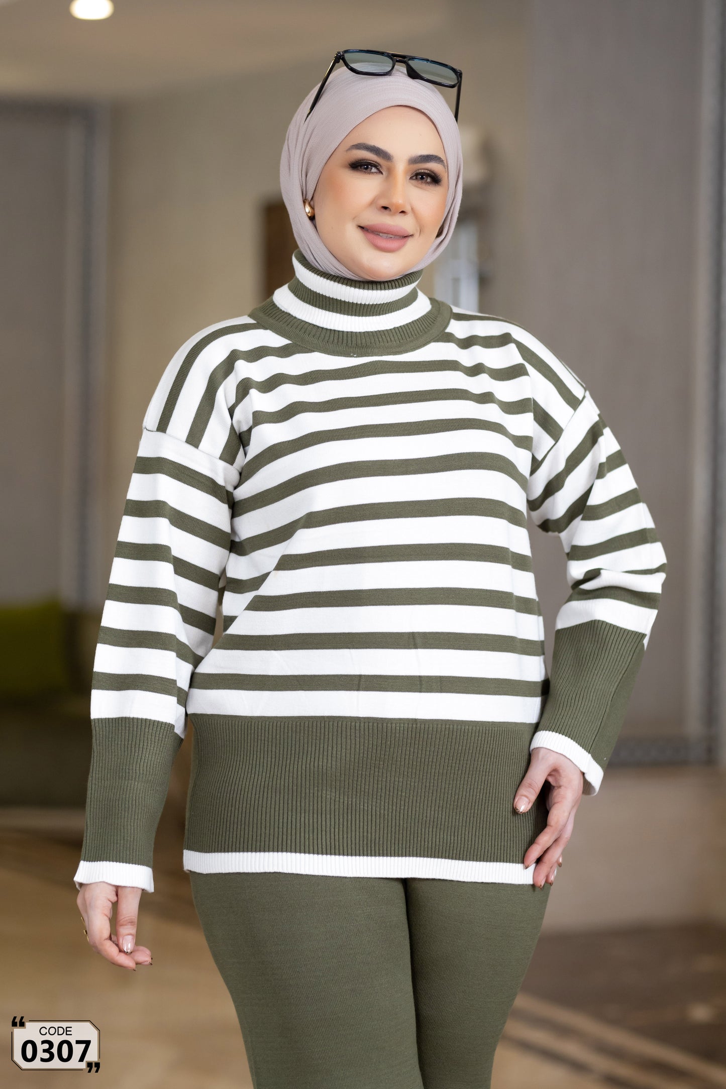 Colored striped turtleneck Knit set