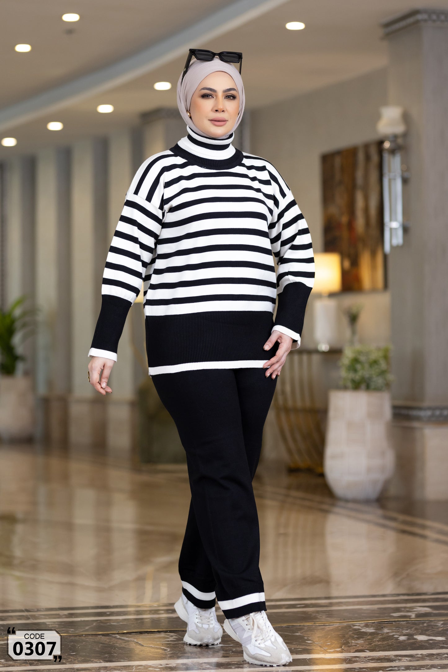 Colored striped turtleneck Knit set