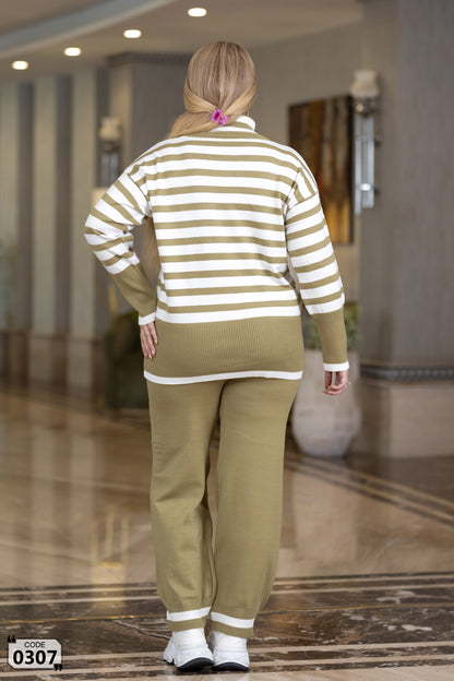 Colored striped turtleneck Knit set