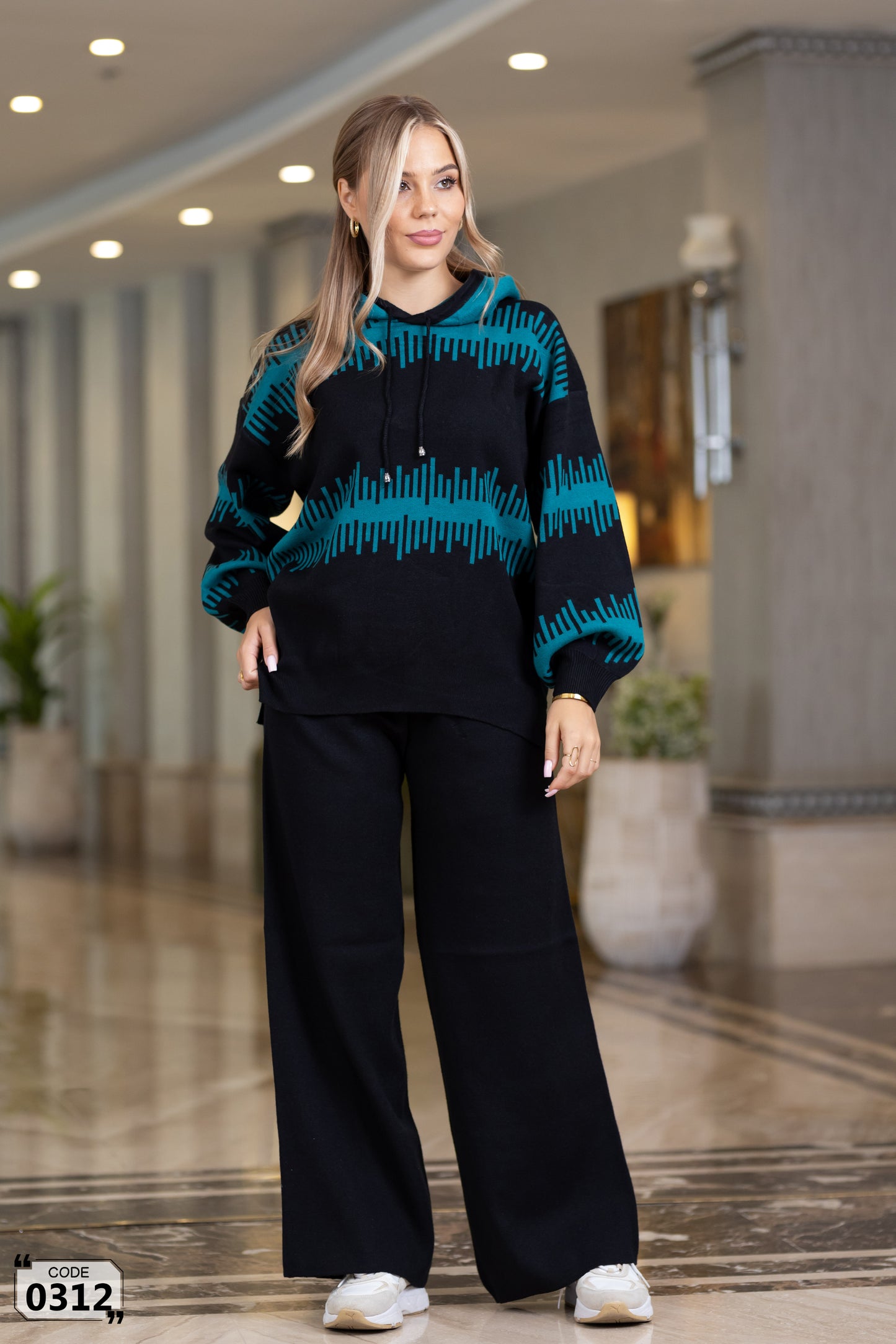 Solid colored sets with pattern