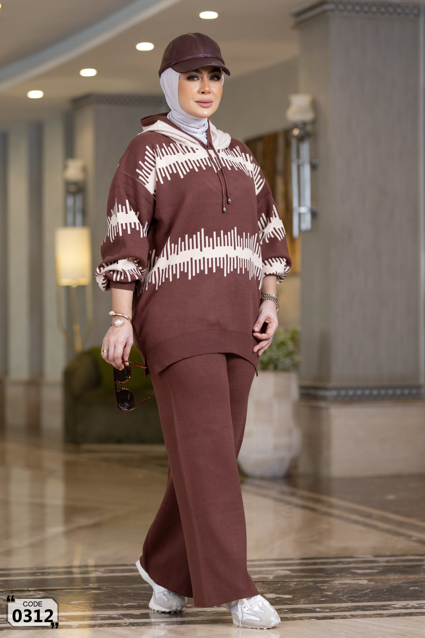 Solid colored sets with pattern