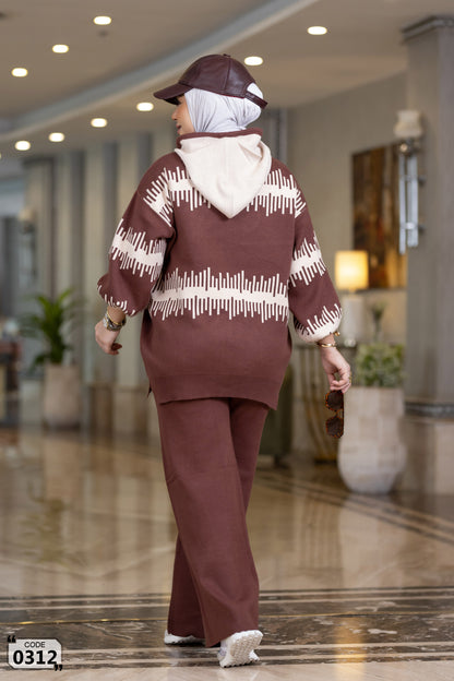 Solid colored sets with pattern