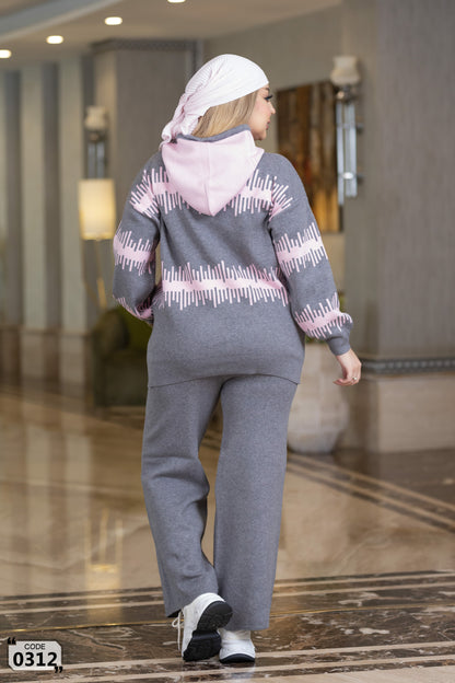 Solid colored sets with pattern